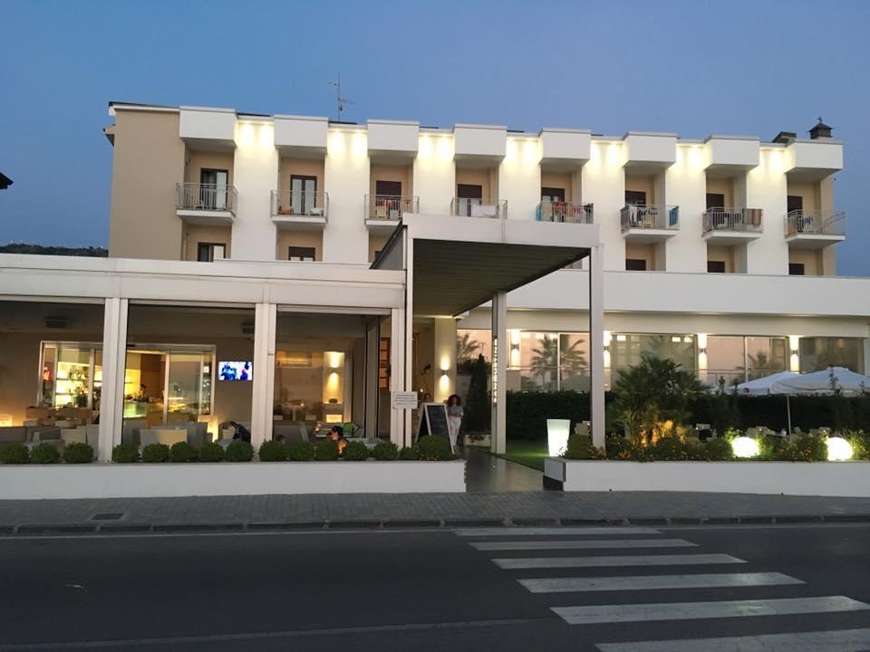 Hotel Serenella Agropoli Exterior photo